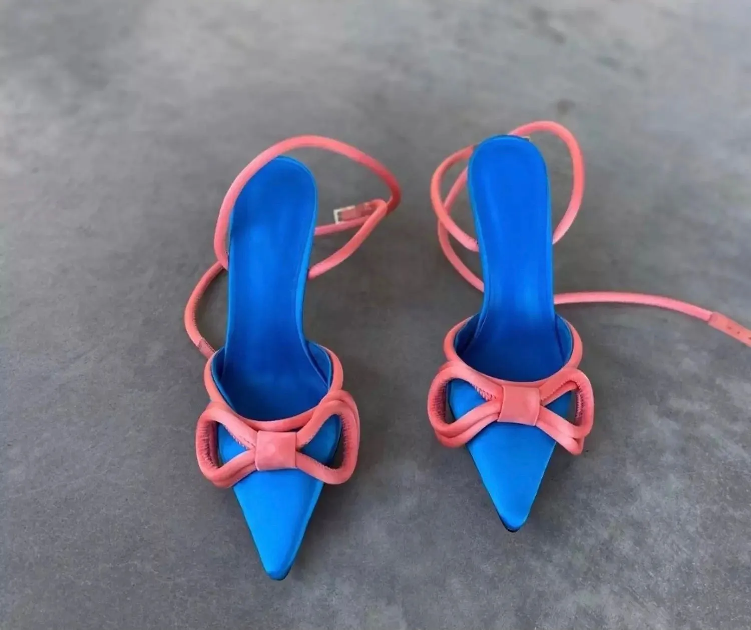 Color Block Pointed Bow Stiletto's