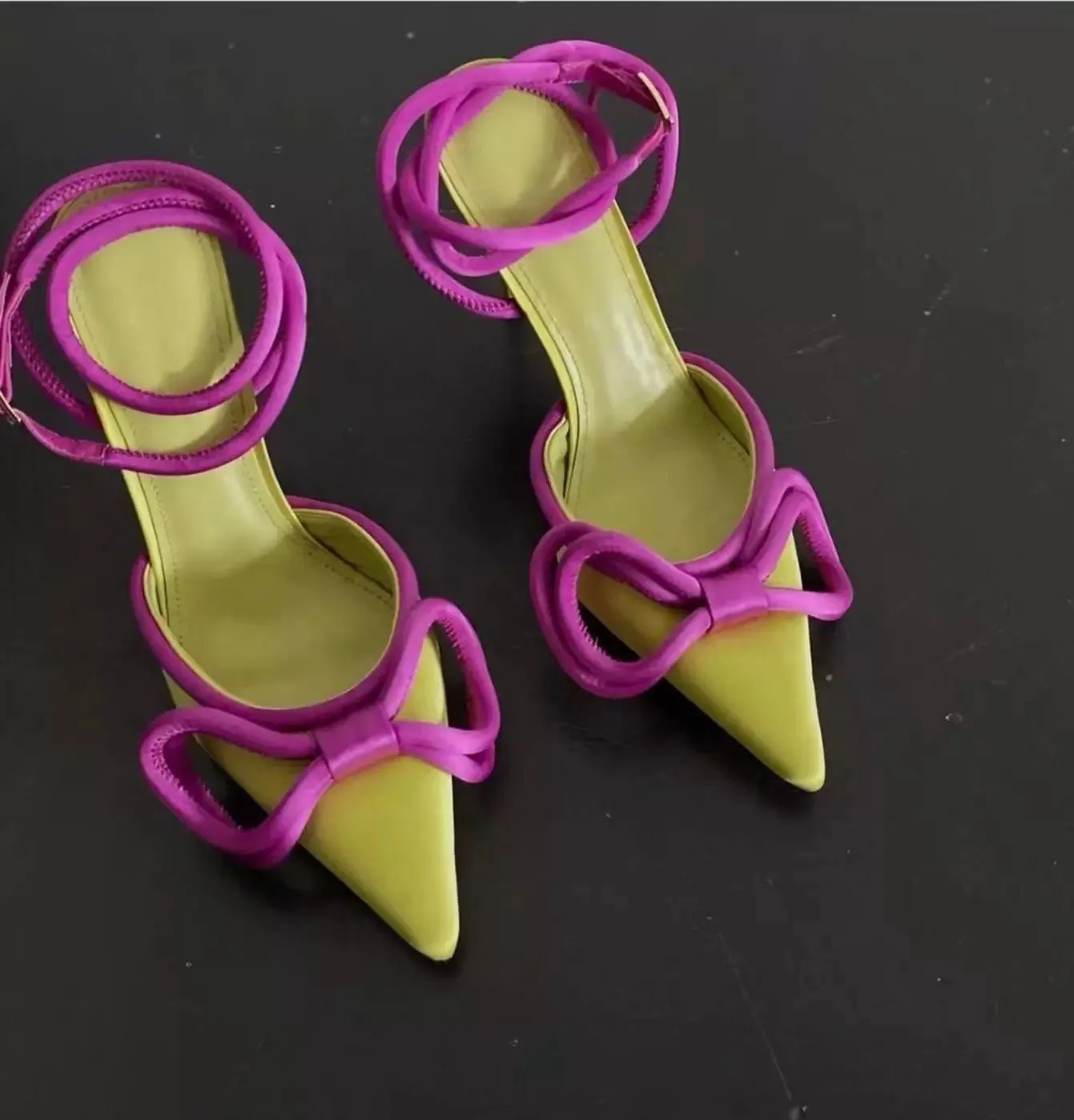 Color Block Pointed Bow Stiletto's