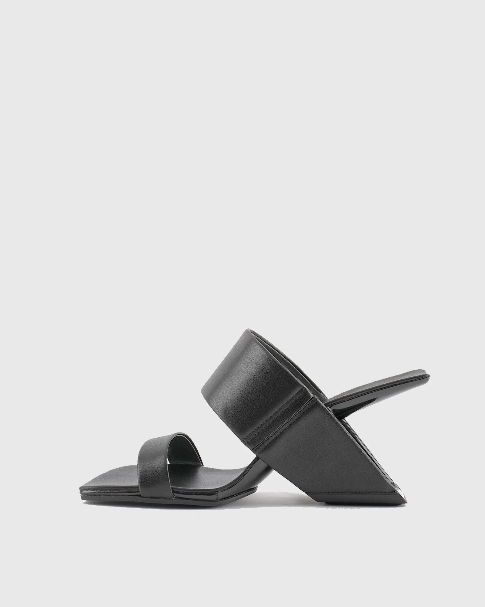 Fabia Wedge Sandals In Black