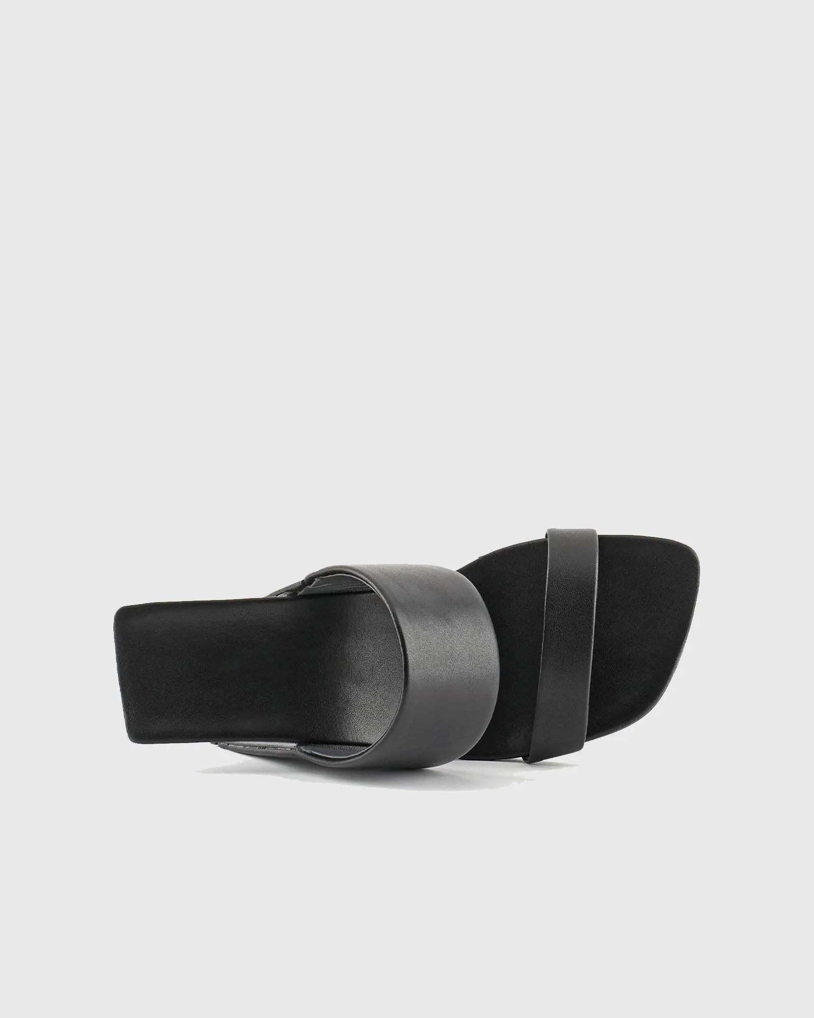 Fabia Wedge Sandals In Black